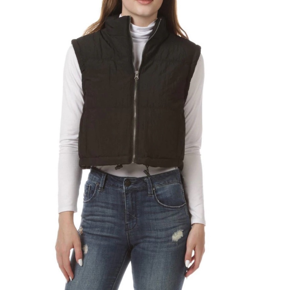 NWT- Washed Puffy Crop Vest (Juniors)